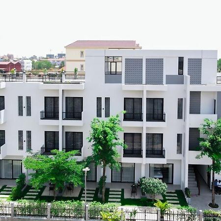 H&M Boutique Hotel Kampot Exterior photo