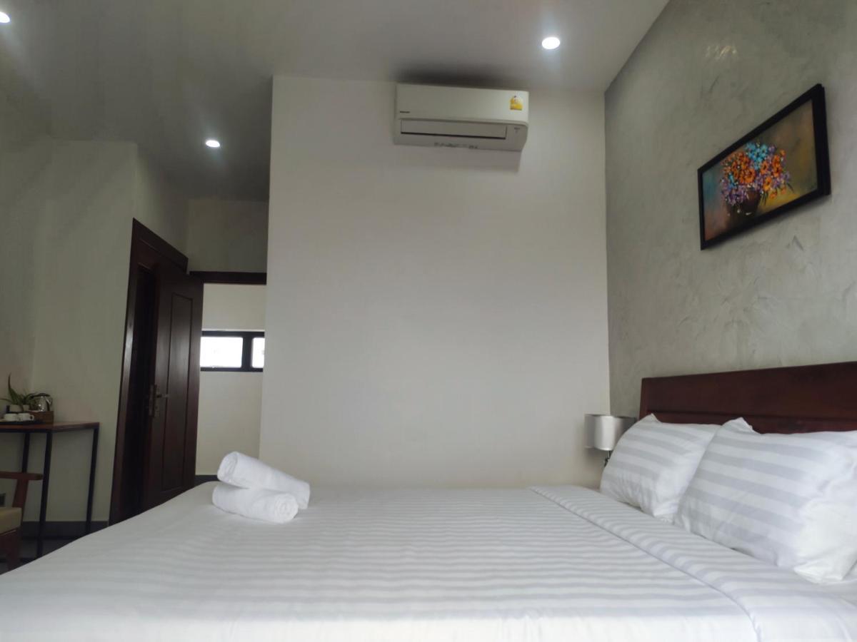 H&M Boutique Hotel Kampot Exterior photo